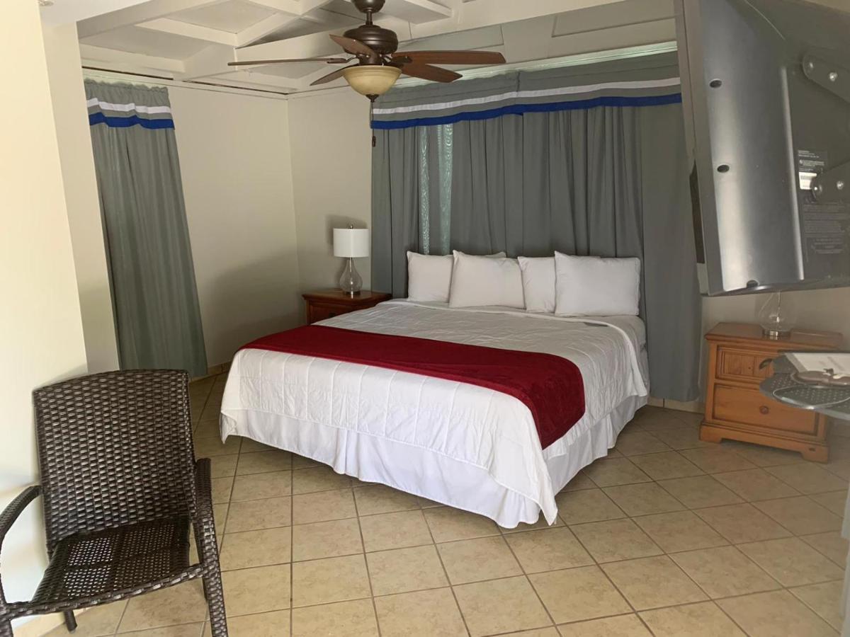 Full Moon Hotel & Restaurant 萨利纳斯 外观 照片