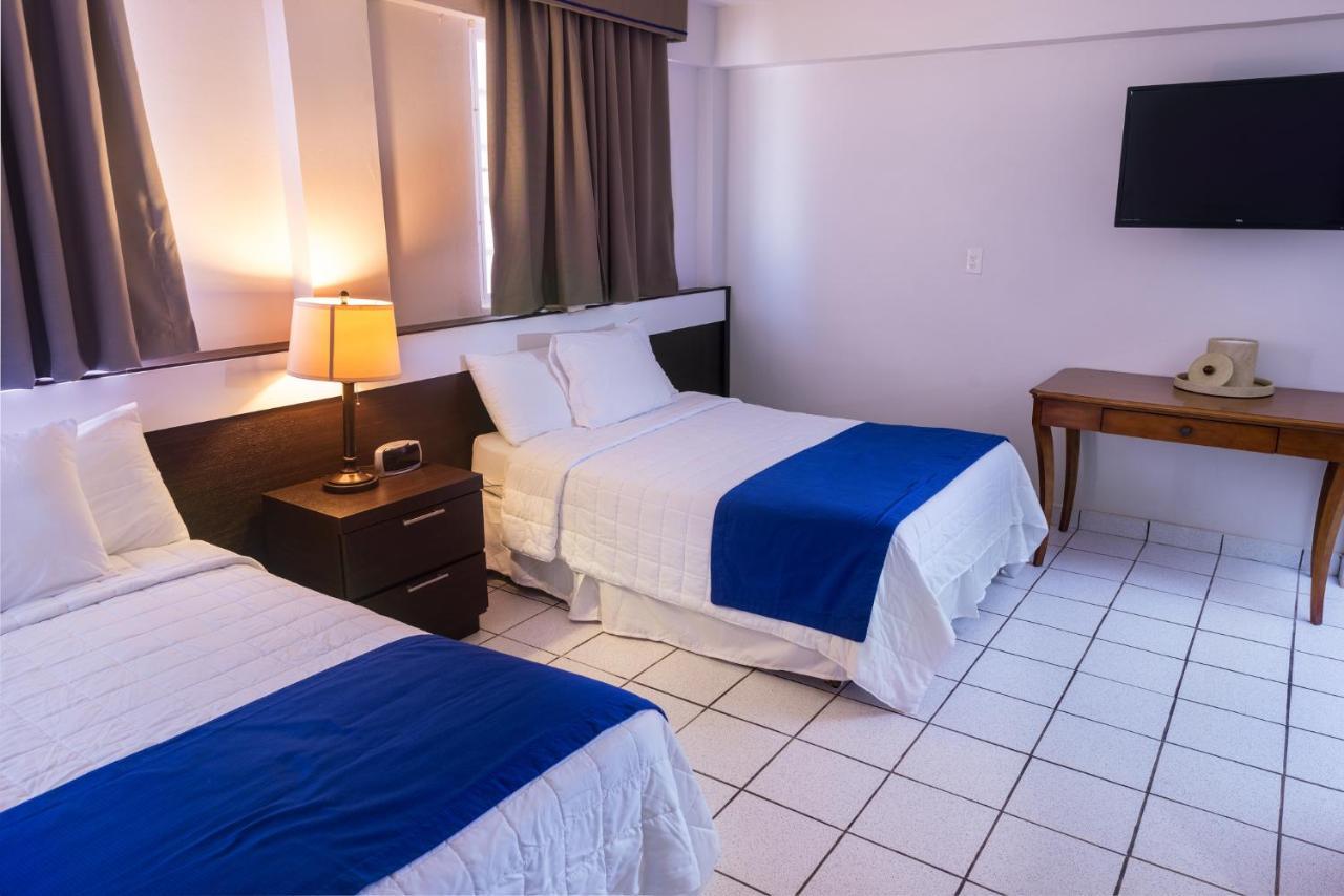 Full Moon Hotel & Restaurant 萨利纳斯 外观 照片