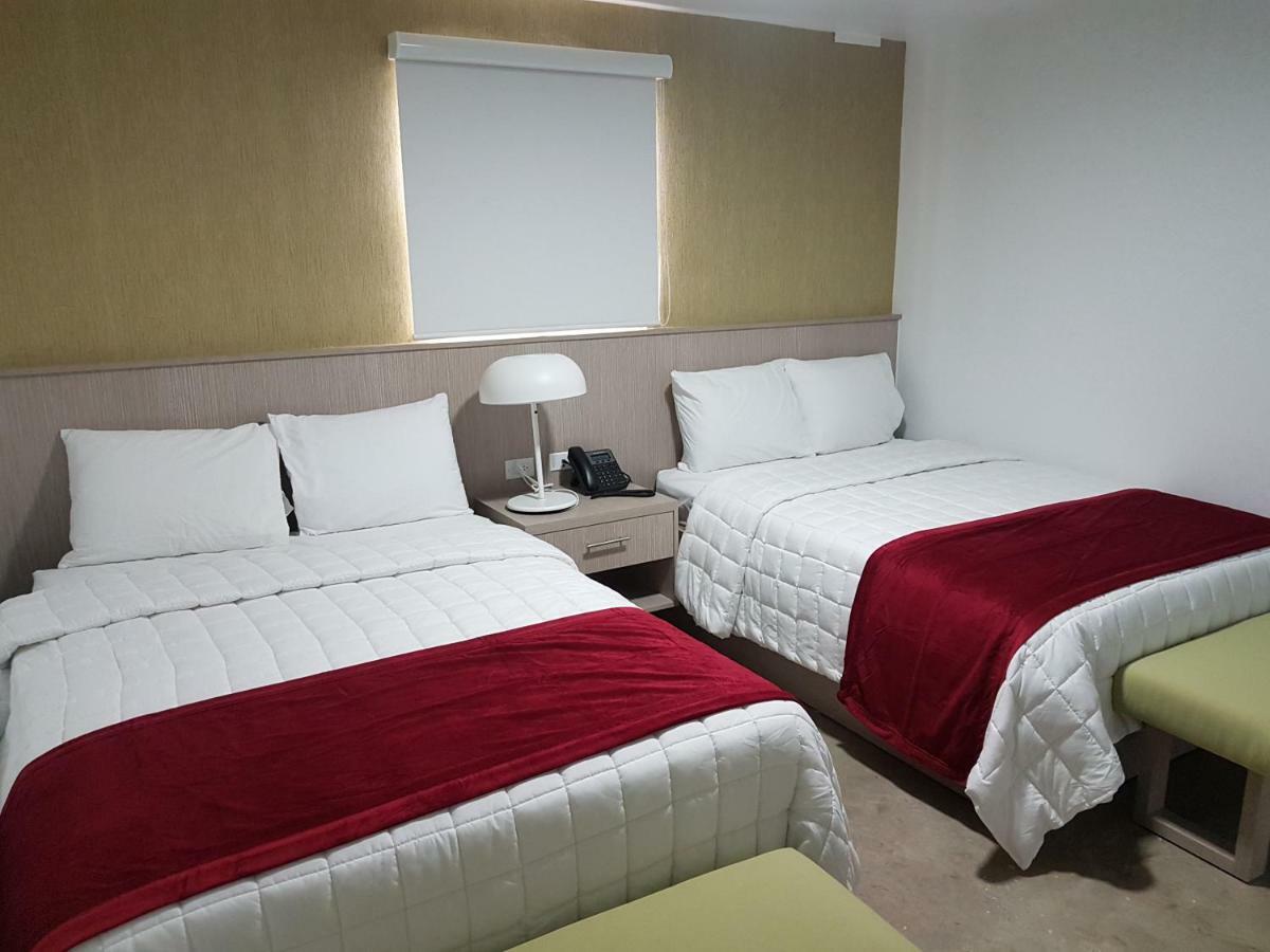 Full Moon Hotel & Restaurant 萨利纳斯 外观 照片